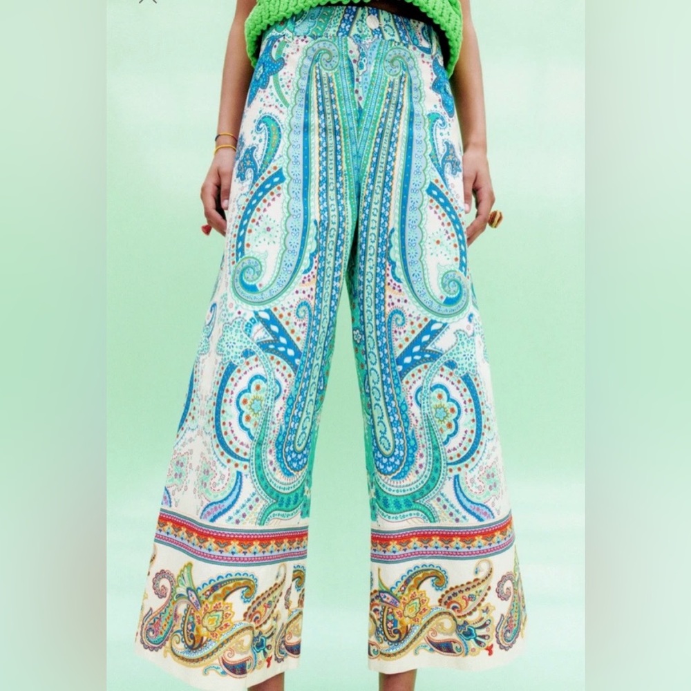 ZARA NWT Women’s Paisley Printed Cropped
Wide Leg Trousers Blue Turquoise Size L